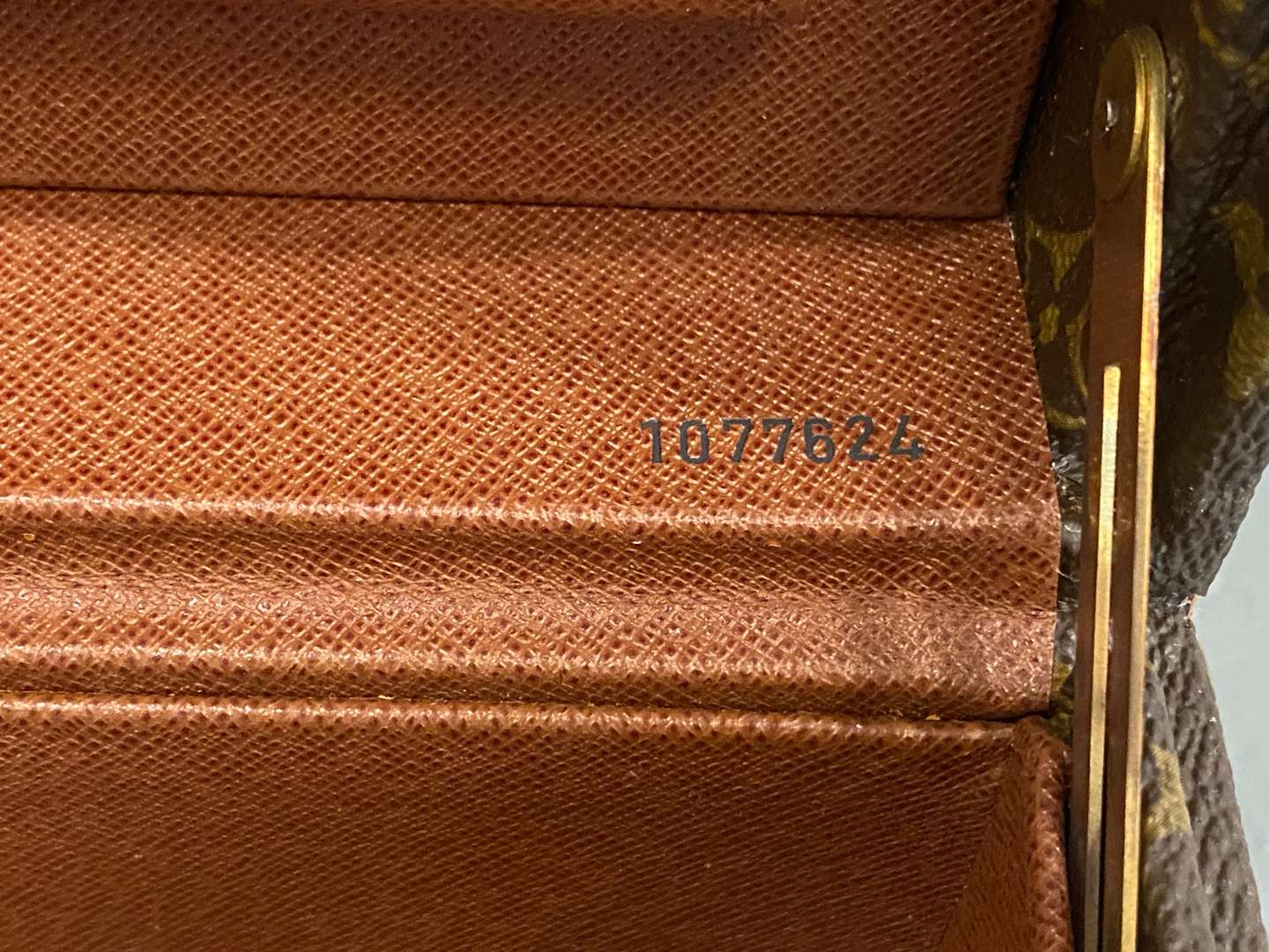 <p>LOUIS VUITTON, Super President briefcase, M53000,</p>