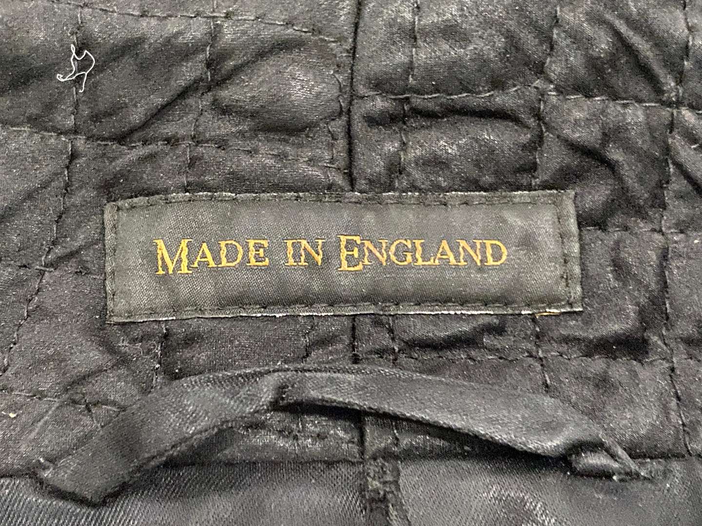 <p>NEW & LINGWOOD, A Gentleman's Quilted Silk Dressing Gown,&nbsp;</p>