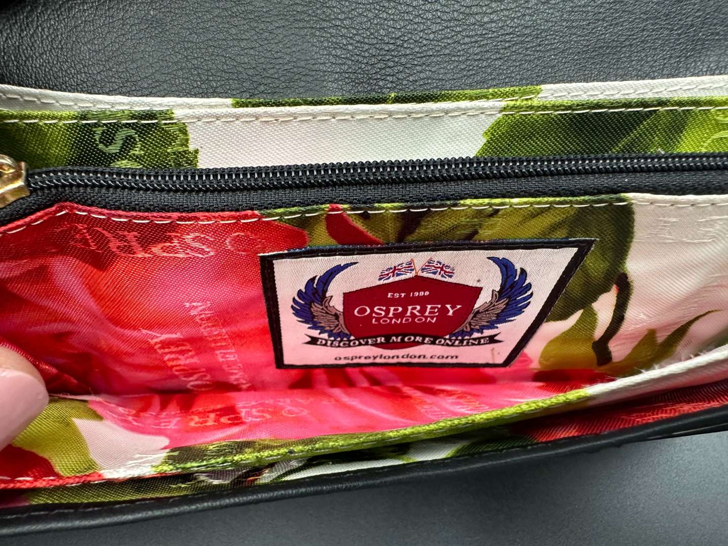 <p>OSPREY, LONDON, "Hampstead-Matinee leather purse, together with a Graeme Ellisdon Ltd Ed Silk Scarf,</p>