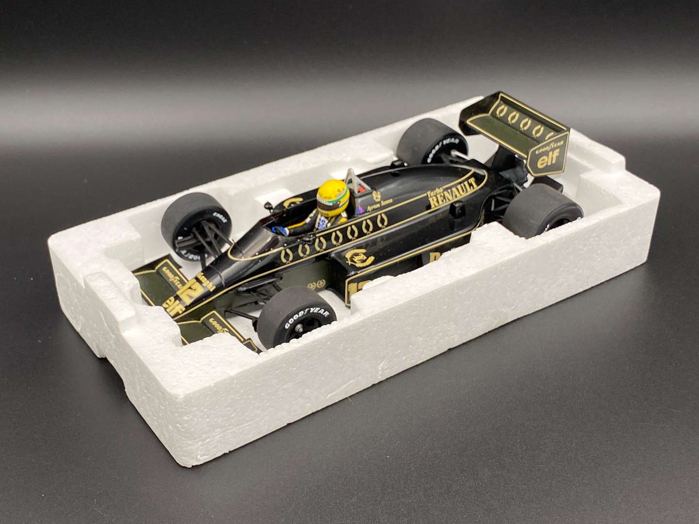 <p>MINICHAMPS, Ayrton Senna, Renault F1 model, 1:18 scale</p>