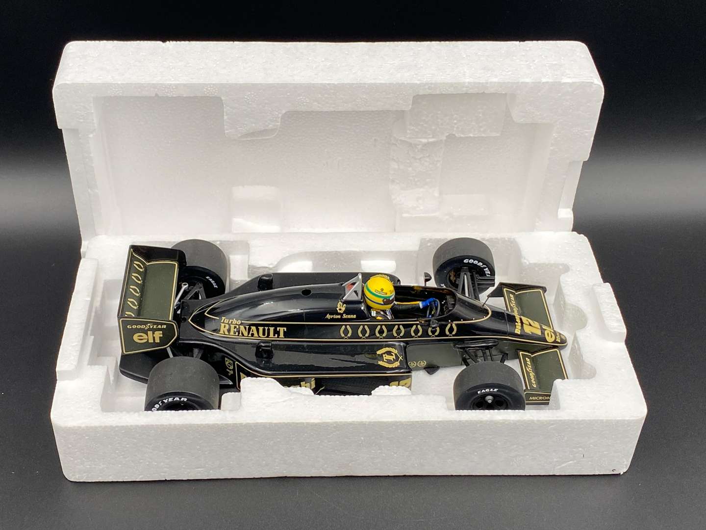 <p>MINICHAMPS, Ayrton Senna, Renault F1 model, 1:18 scale</p>