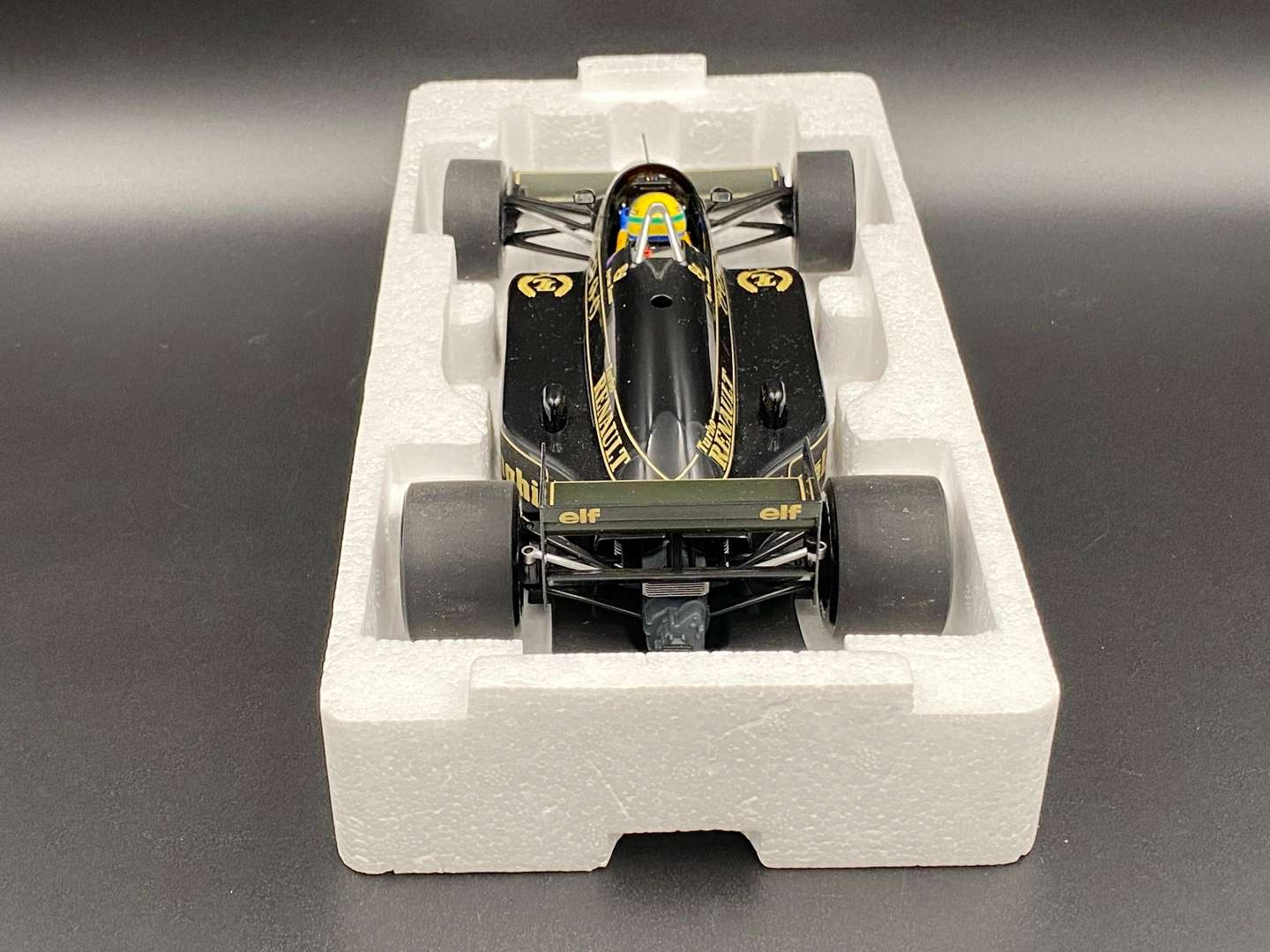 <p>MINICHAMPS, Ayrton Senna, Renault F1 model, 1:18 scale</p>