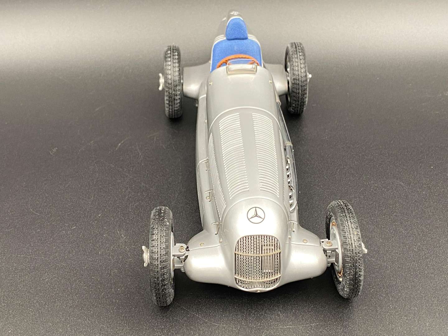 <p>CMC, Mercedes Benz, W25, 1934, &nbsp;1:18 scale</p>