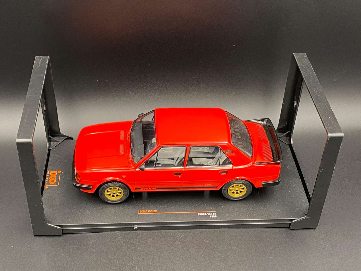 <p>IXO, SKODA, 130 LR, 1988,&nbsp;</p>