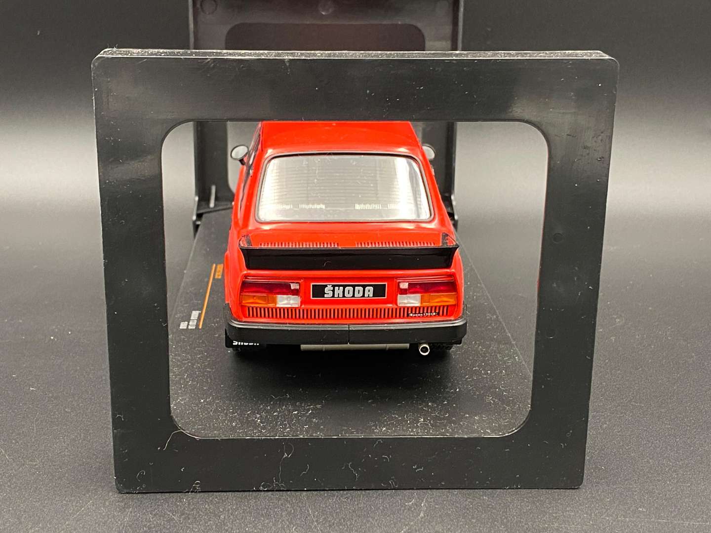 <p>IXO, SKODA, 130 LR, 1988,&nbsp;</p>