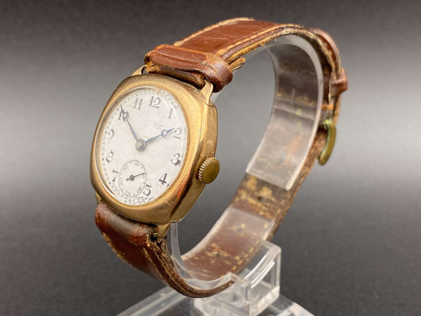<p>BUREN ELDIS, 1930's 9ct gold wrist watch,</p>