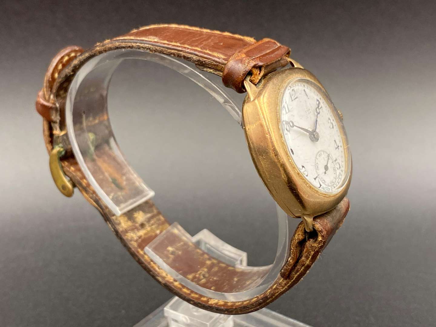 <p>BUREN ELDIS, 1930's 9ct gold wrist watch,</p>