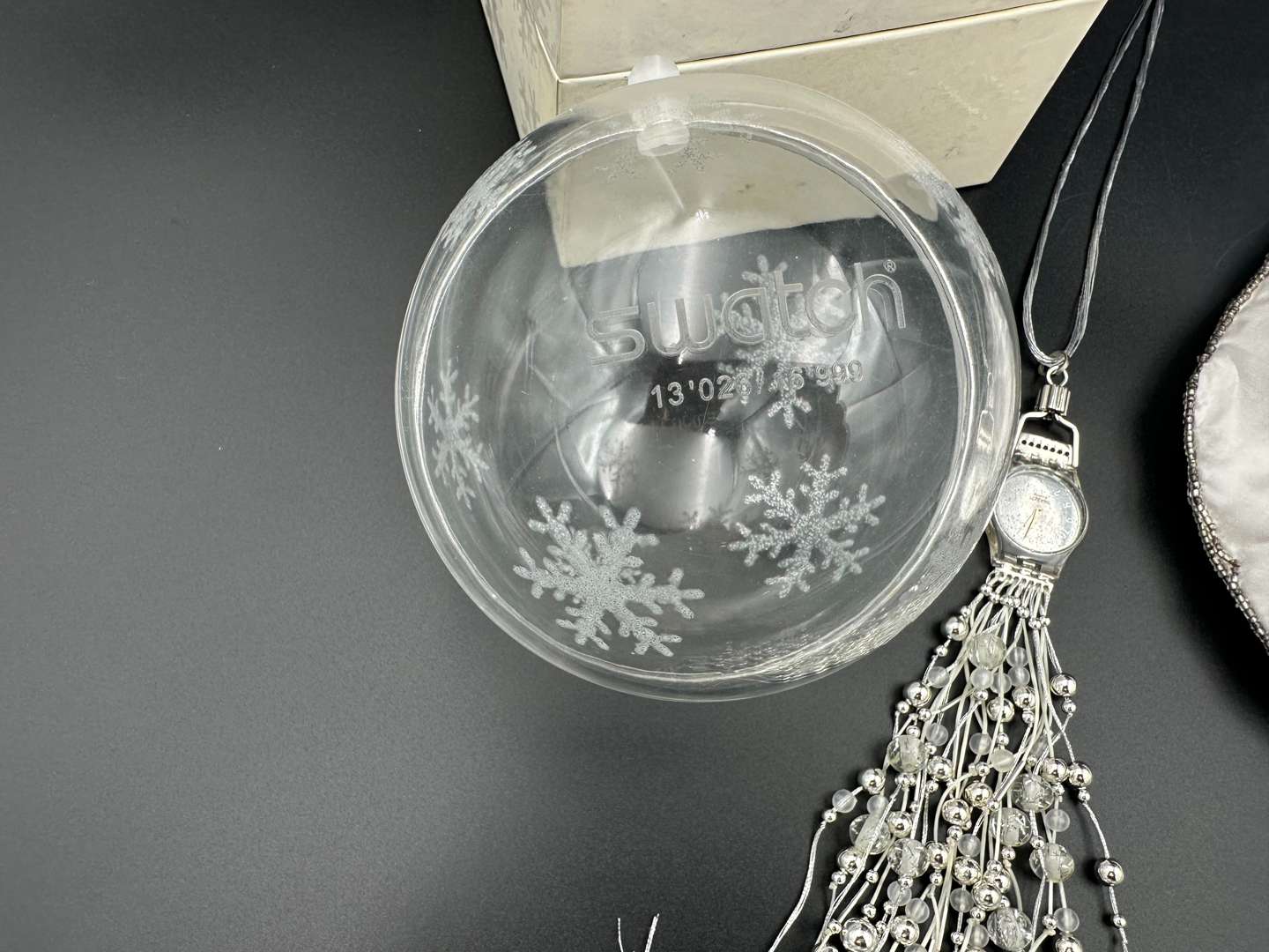 <p>SWATCH, “Sparkling Night” Necklace Watch , LZ1106S</p>