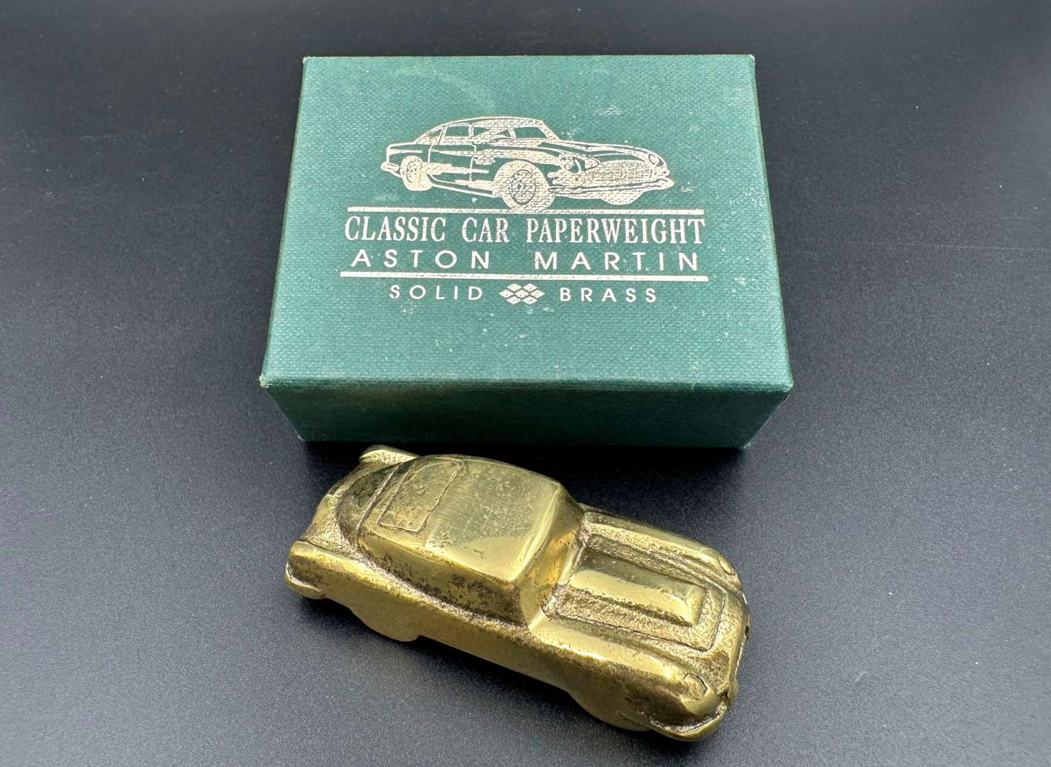 <p>Classic Car Paperweight, &nbsp;solid brass model,</p>