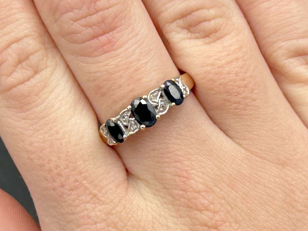 <p>Sapphire and Diamond, 9ct gold ring,</p>