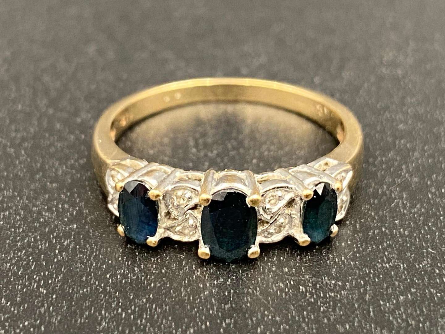 <p>Sapphire and Diamond, 9ct gold ring,</p>