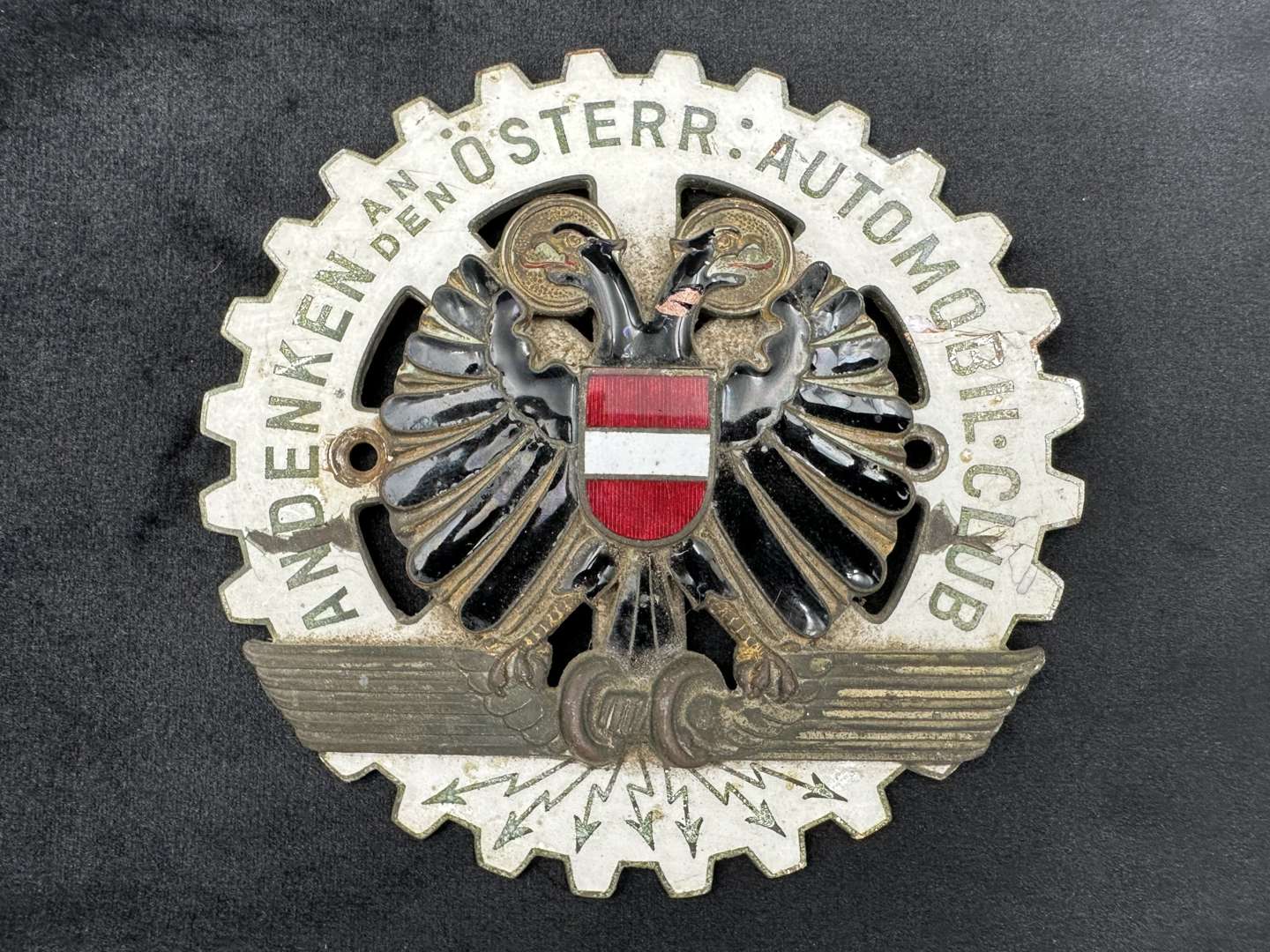 <p>1930s Andenken an den Osterr Automobil Club, members Car Badge</p>