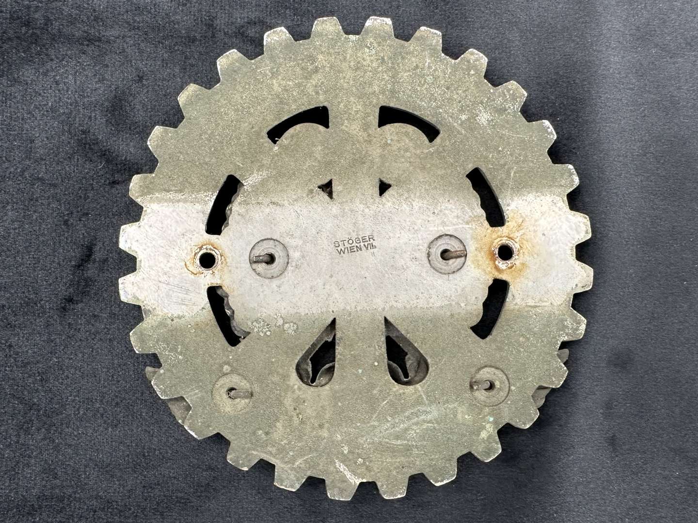 <p>1930s Andenken an den Osterr Automobil Club, members Car Badge</p>