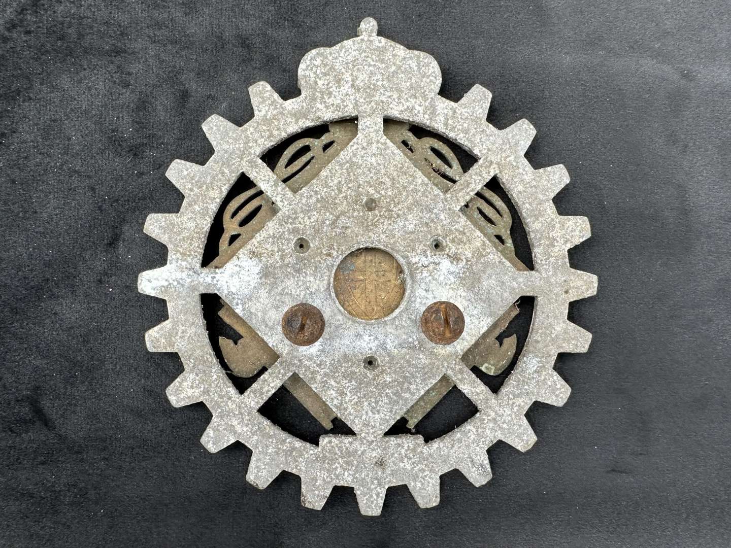 <p>1930,s Royal Italian Auto Club members car badge, AIACR, 06768,</p>