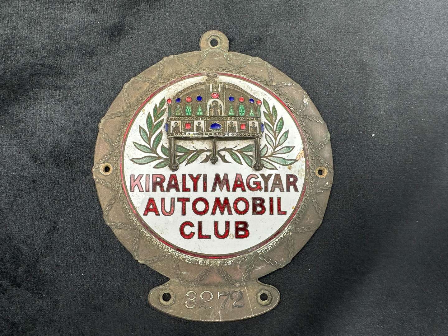<p>1930s Royal Hungarian Kiralyi Magyar Automobil Club members car badge, &nbsp;3272</p>