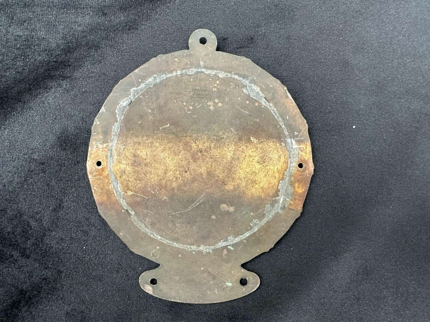 <p>1930s Royal Hungarian Kiralyi Magyar Automobil Club members car badge, &nbsp;3272</p>