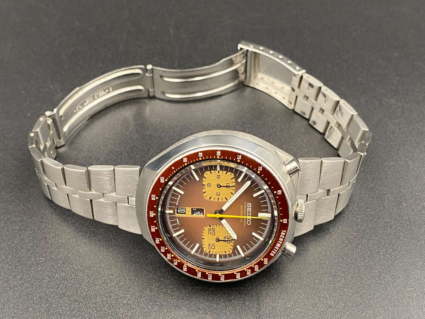 <p>SEIKO stainless steel Bulls Head chronograph wrist watch, 4N0419, 6138-0040</p>