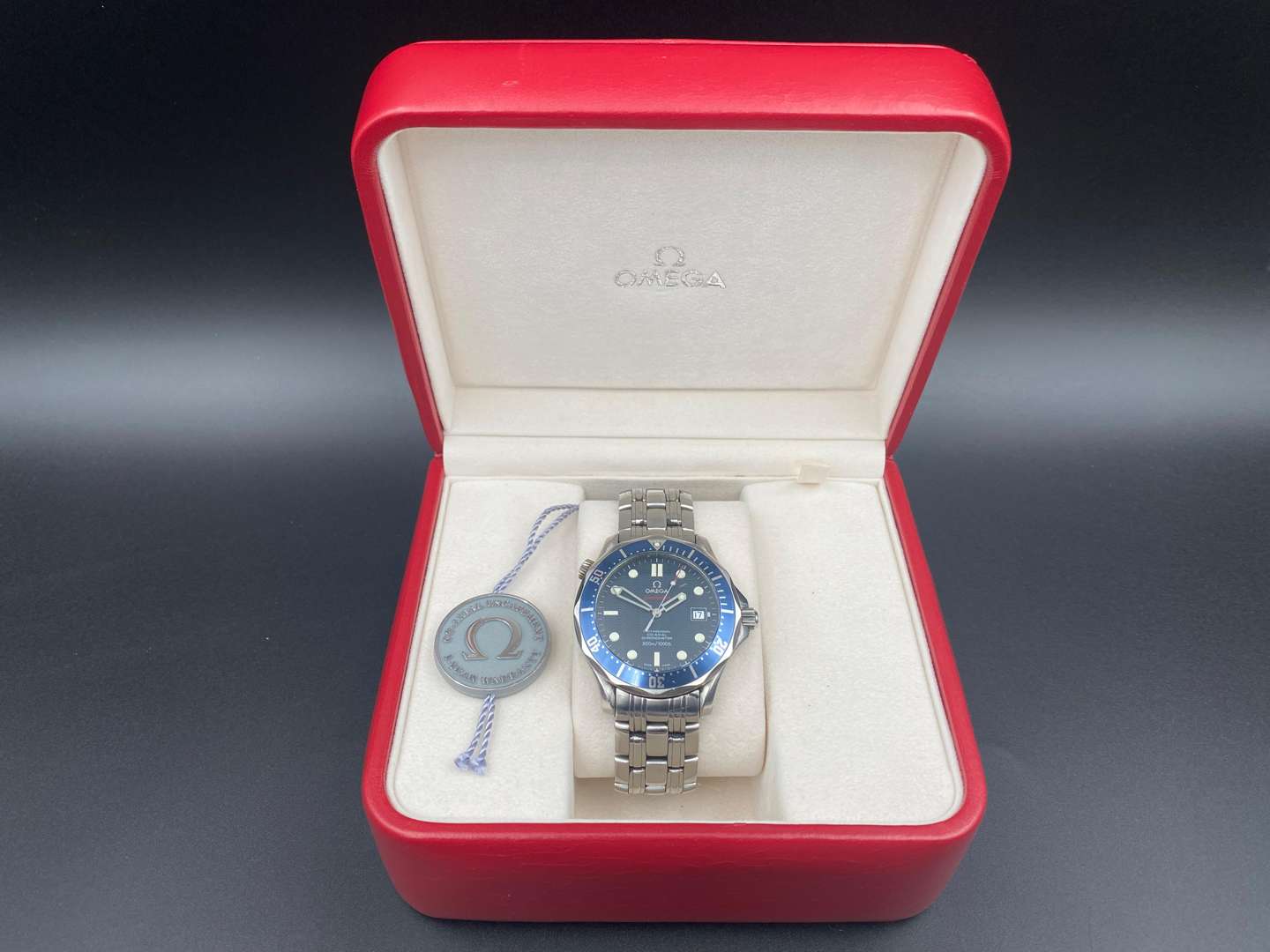 <p>OMEGA, Seamaster, Co-Axial chronometer wristwatch, 22208000, 81759700</p>