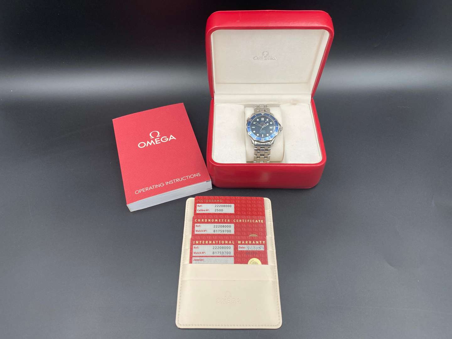 <p>OMEGA, Seamaster, Co-Axial chronometer wristwatch, 22208000, 81759700</p>