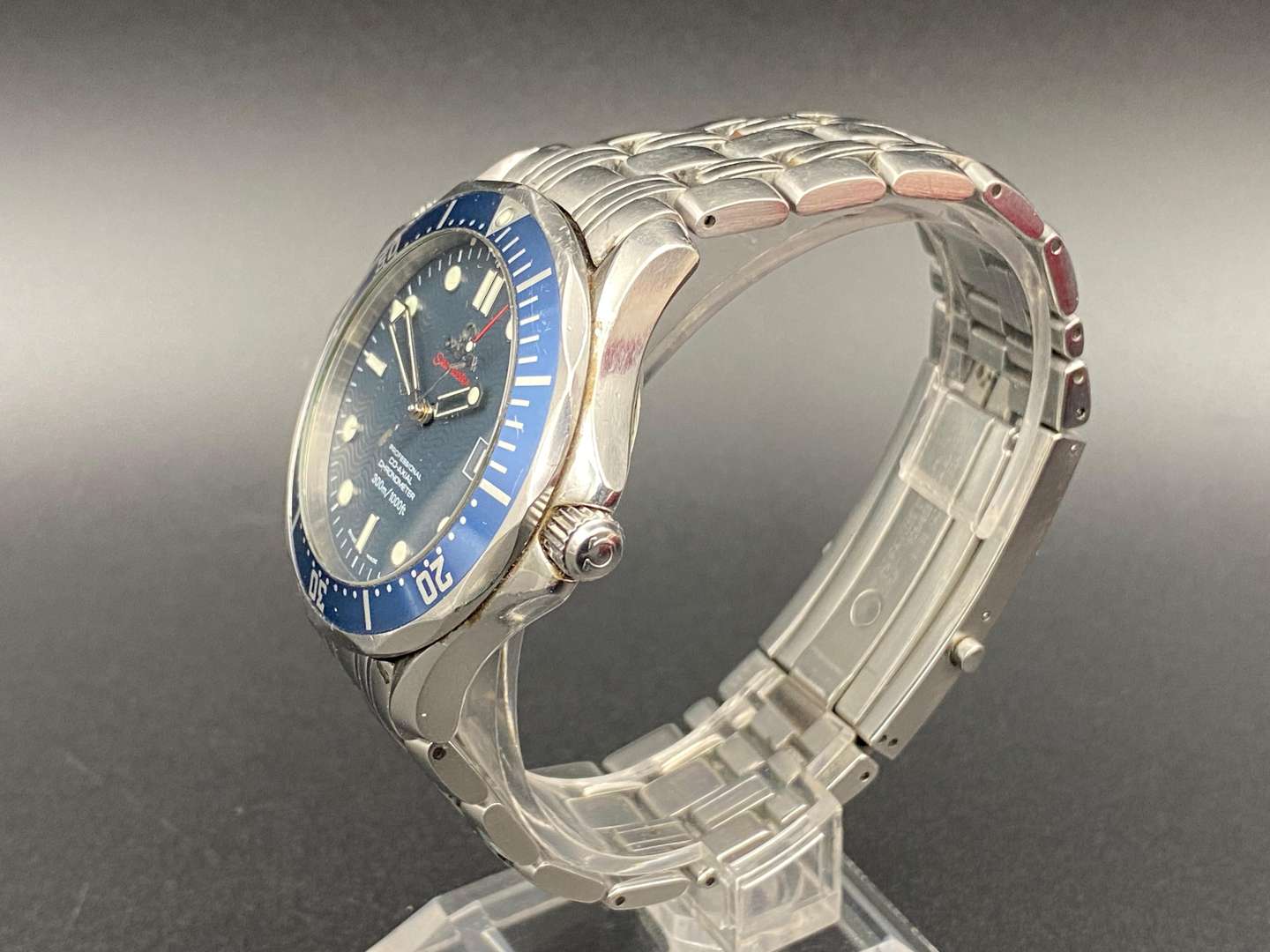 <p>OMEGA, Seamaster, Co-Axial chronometer wristwatch, 22208000, 81759700</p>