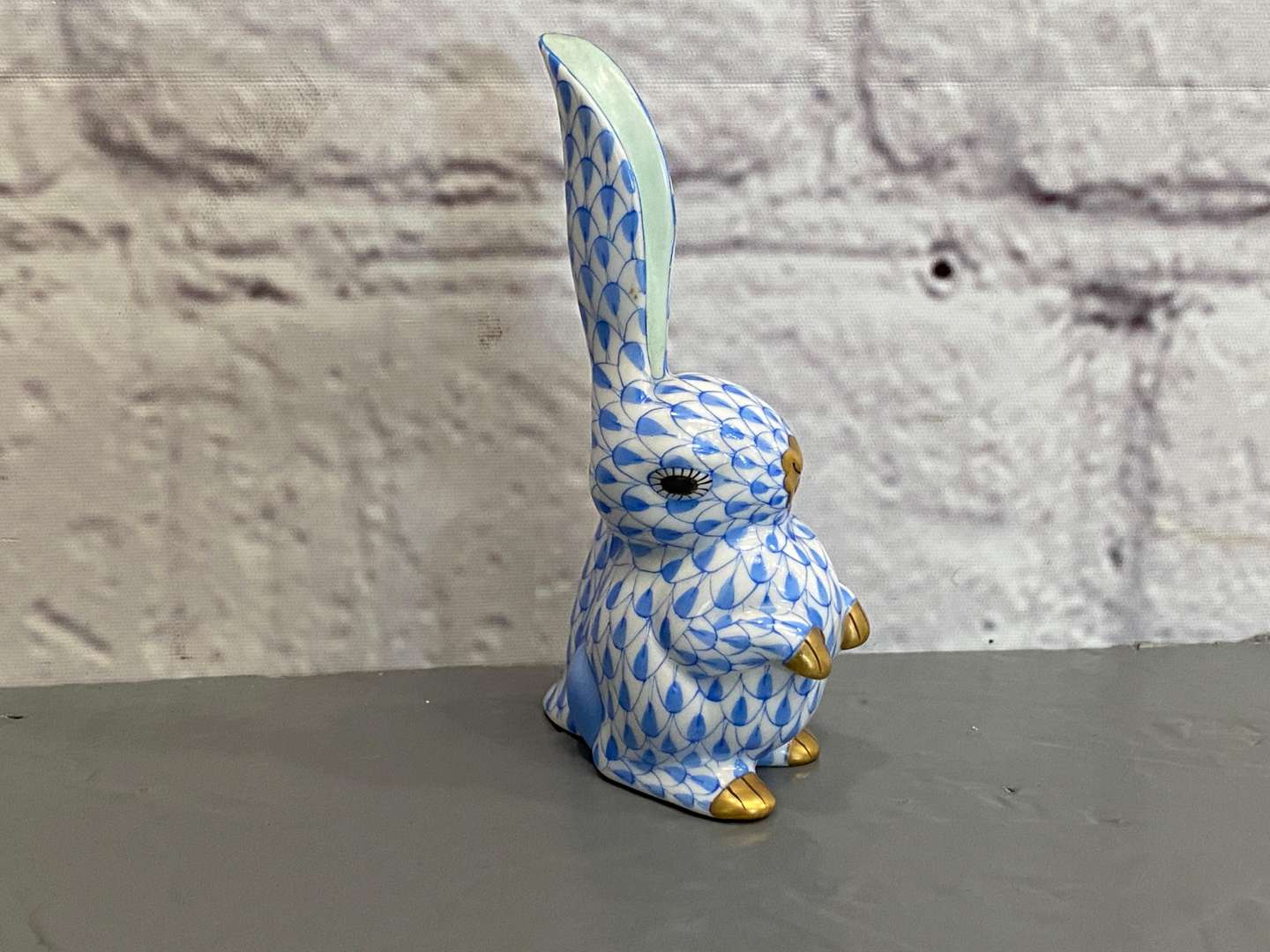 <p>HEREND, Funny Rabbit figure, 5325-0-00 VHB - Blue</p>
