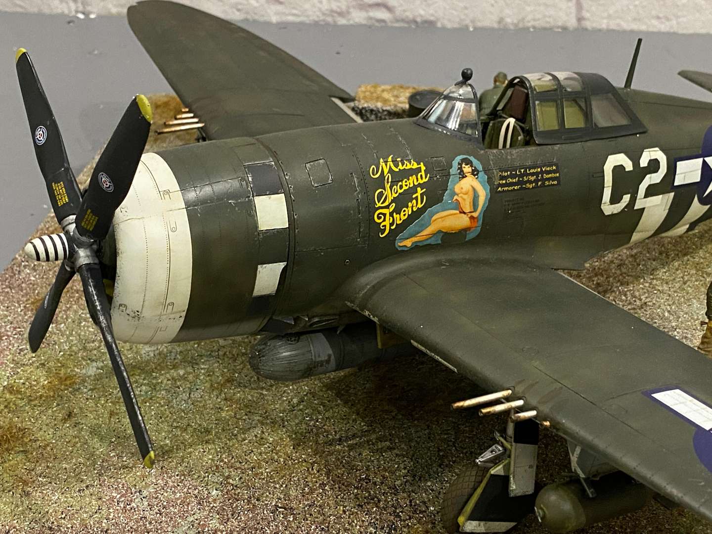 <p>P-47, Thunderbolt, “Miss Second Front”, C2-X, cased diorama, 1:32 scale,</p>