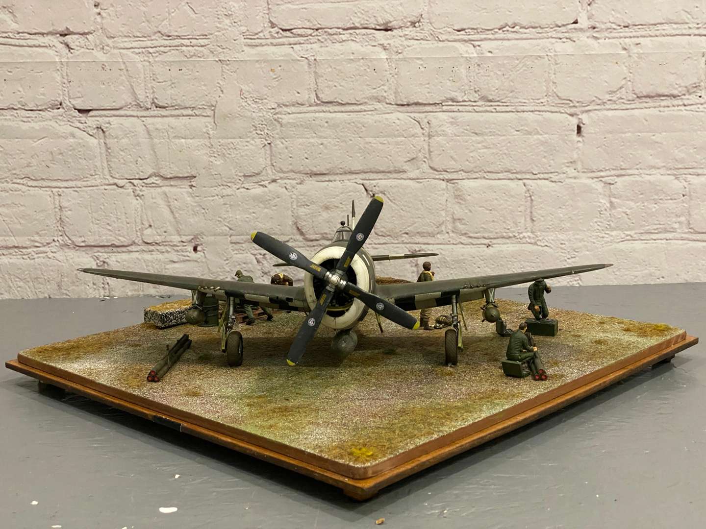 <p>P-47, Thunderbolt, “Miss Second Front”, C2-X, cased diorama, 1:32 scale,</p>