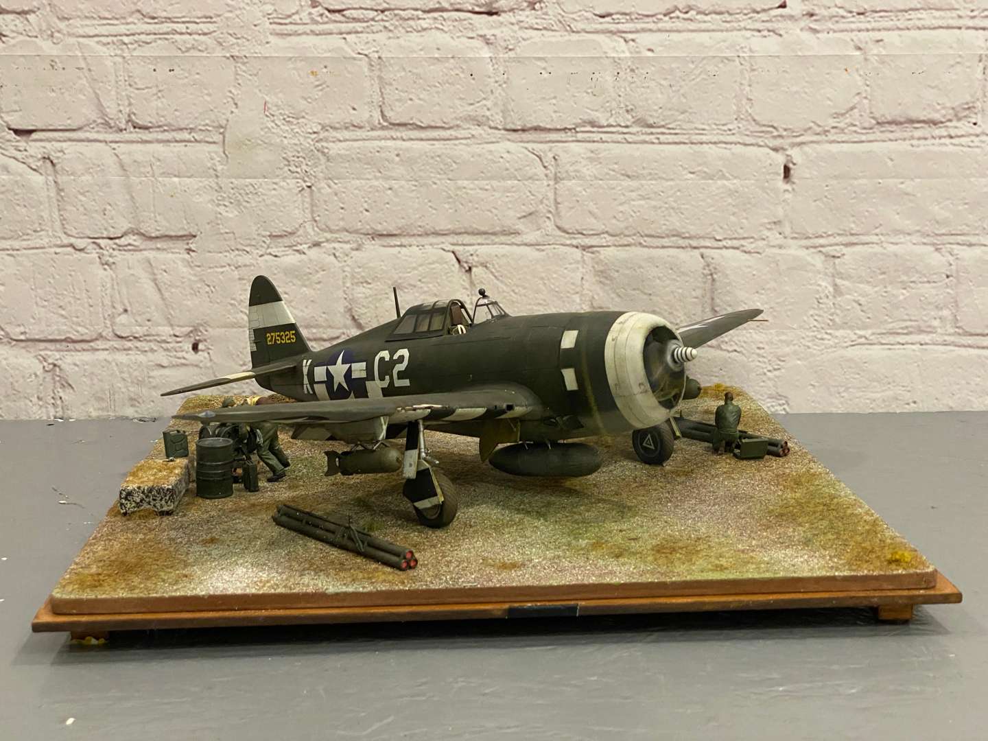 <p>P-47, Thunderbolt, “Miss Second Front”, C2-X, cased diorama, 1:32 scale,</p>
