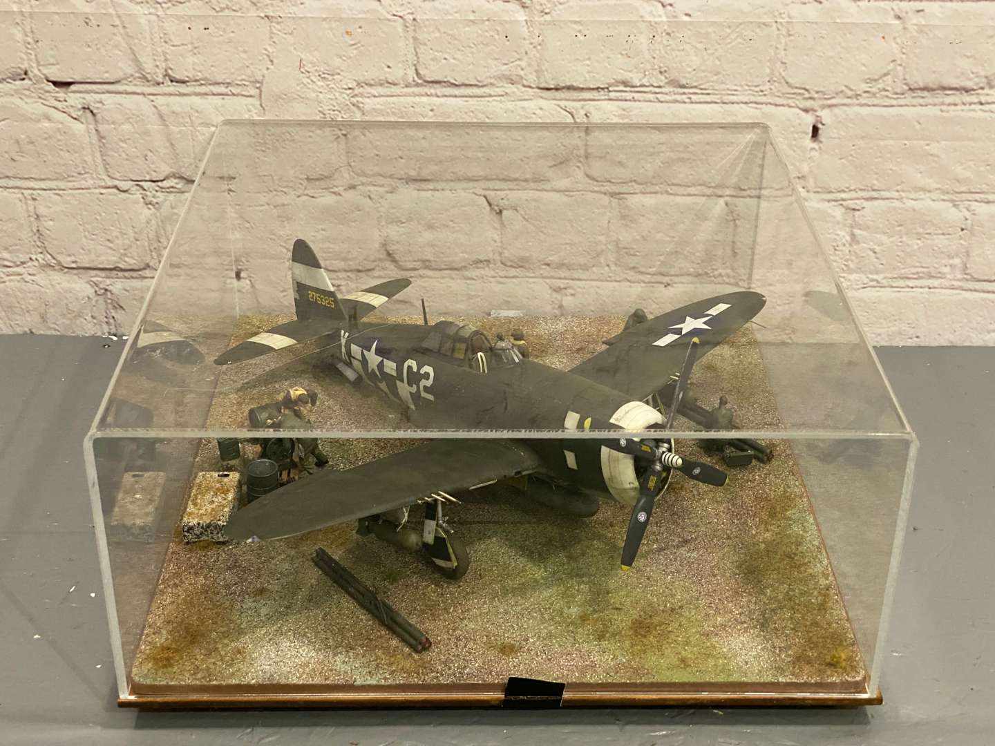 <p>P-47, Thunderbolt, “Miss Second Front”, C2-X, cased diorama, 1:32 scale,</p>