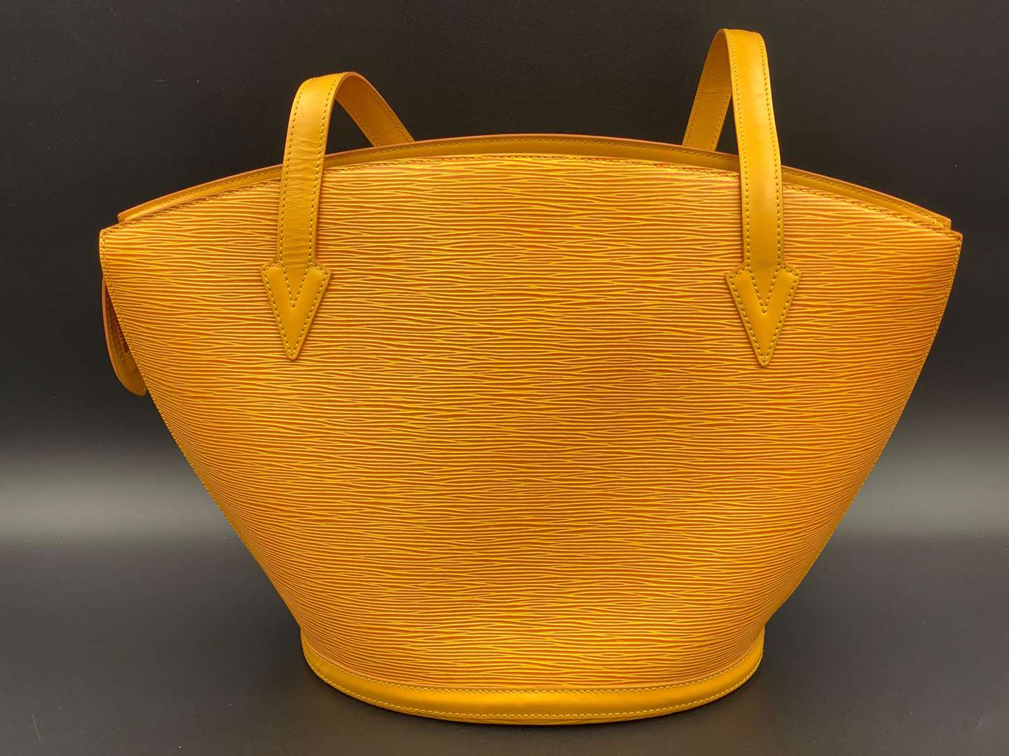 <p>LOUIS VUITTON, &nbsp;Saint-Jacques - Shopping, leather handbag, M52279, AS0946.</p>