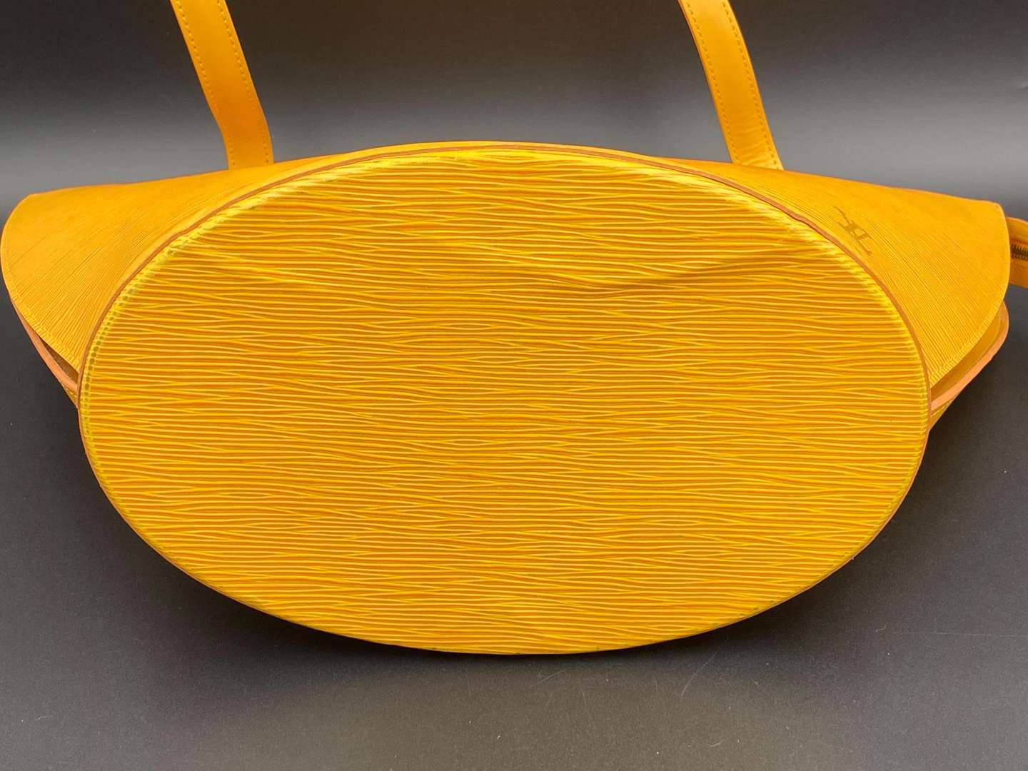 <p>LOUIS VUITTON, &nbsp;Saint-Jacques - Shopping, leather handbag, M52279, AS0946.</p>