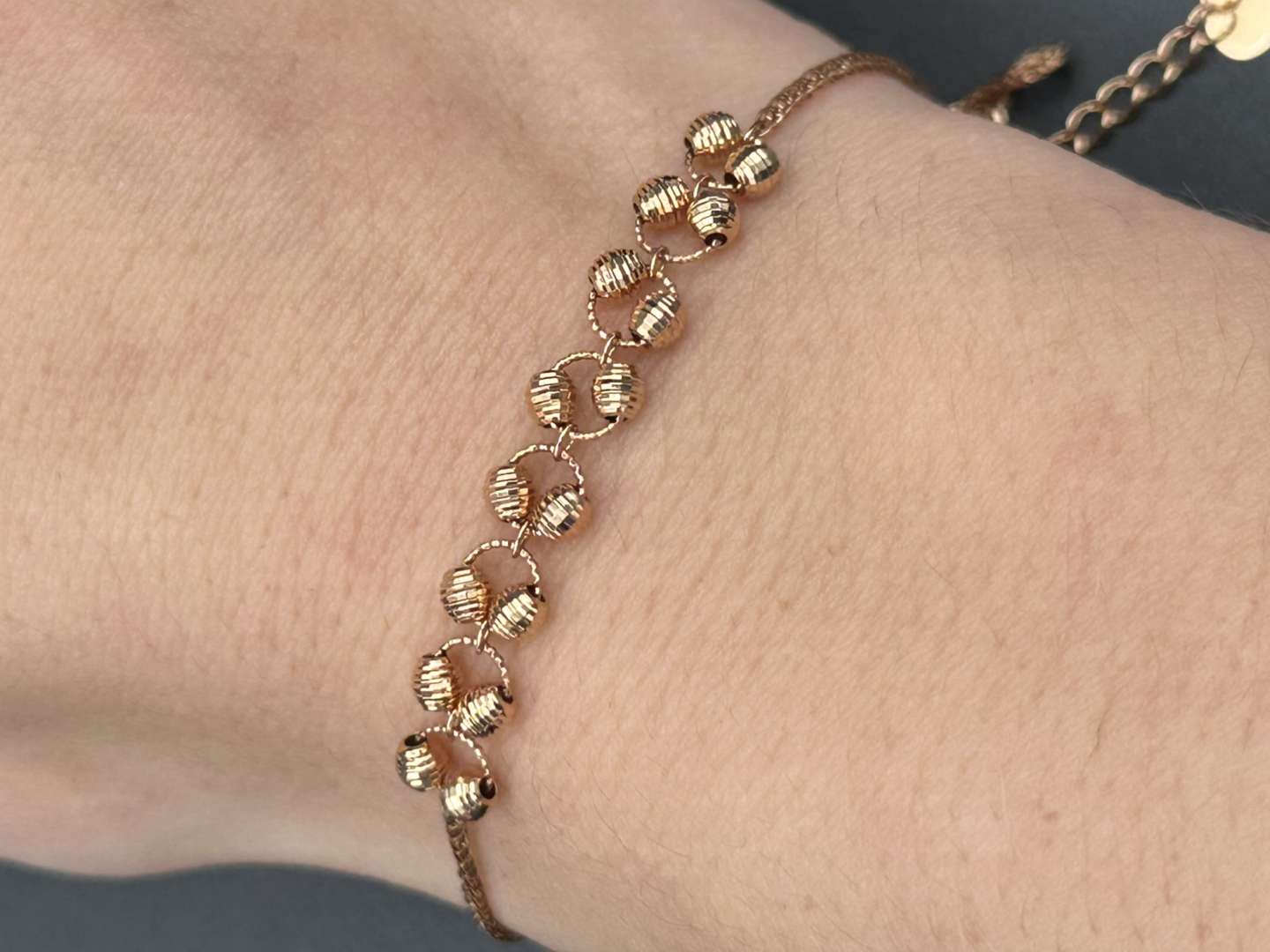 <p>CHOW SANG SANG, Au750, Rose gold bracelet</p>