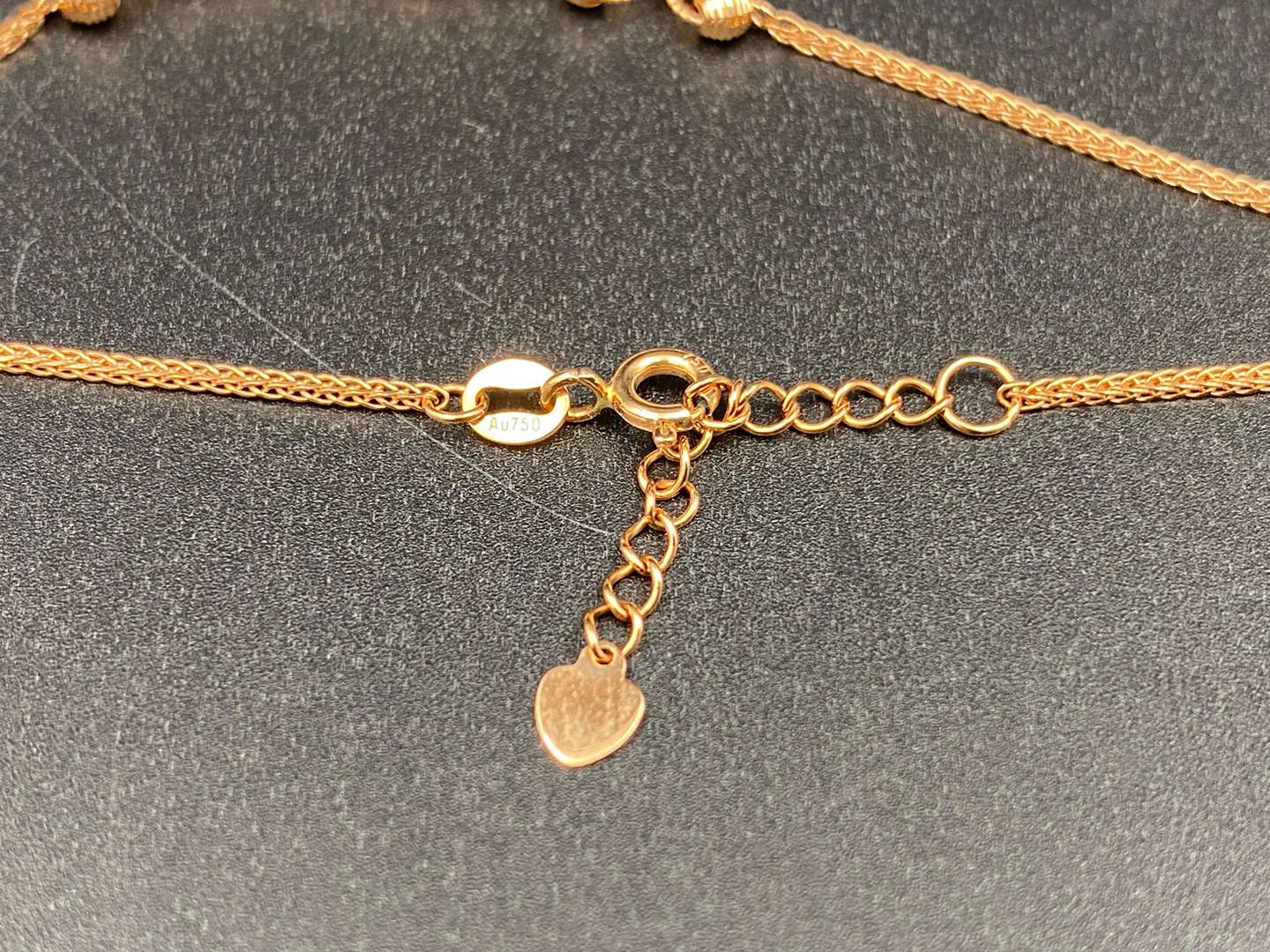 <p>CHOW SANG SANG, Au750, Rose gold bracelet</p>