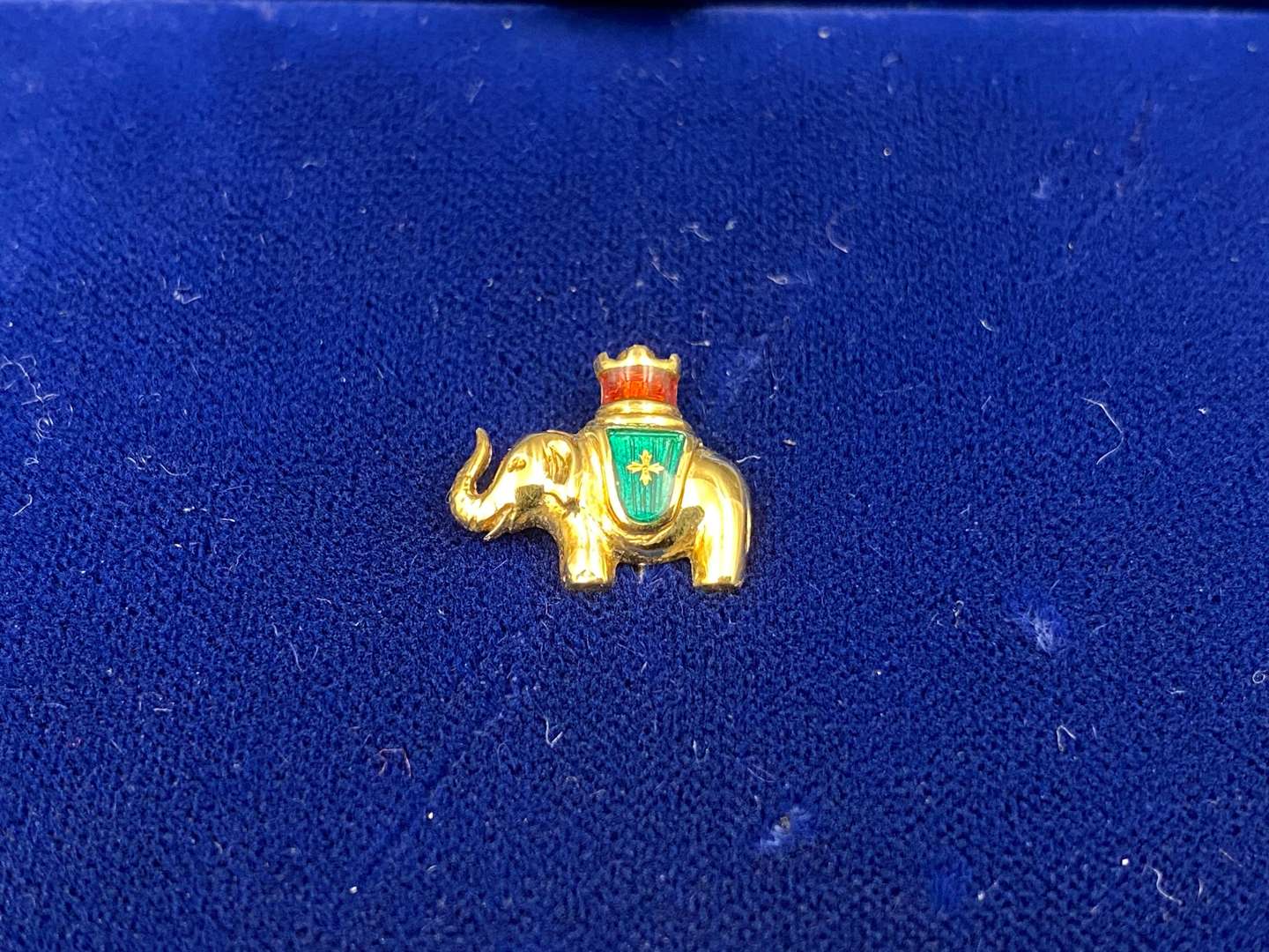 <p>FABERGE, .750 and enamel Elephant tie pin, 37/500,</p>