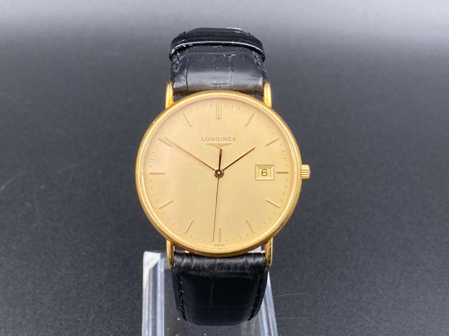 <p>LONGINES, 18ct gold, quartz, centre, calendar wrist watch,</p>