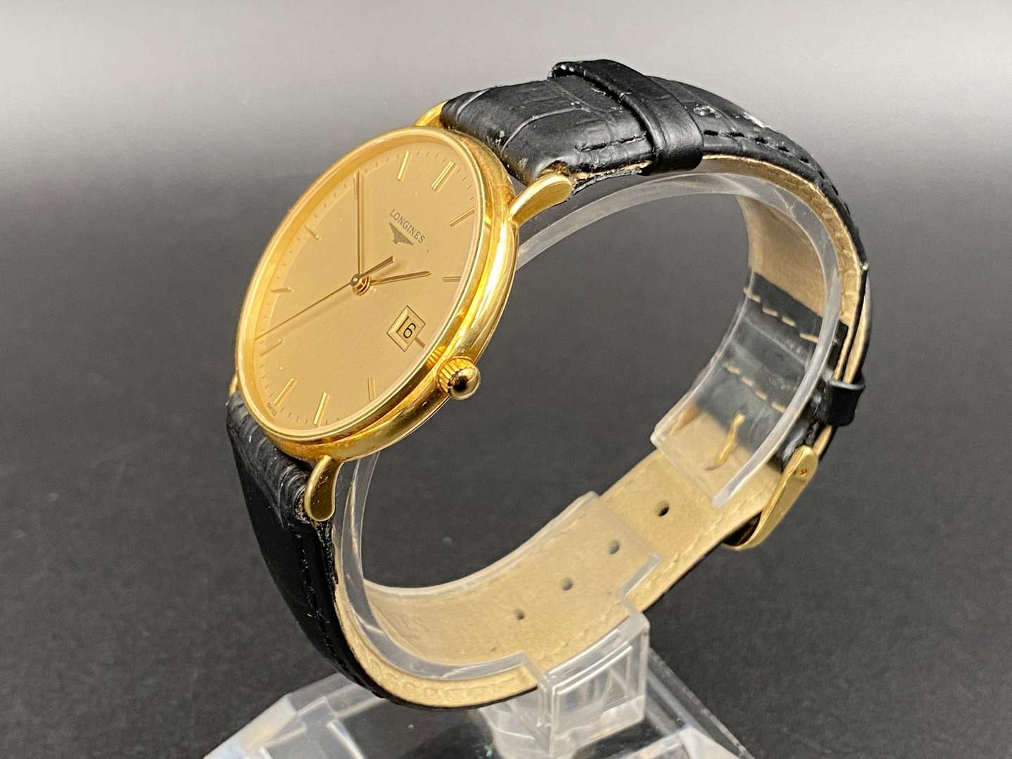 <p>LONGINES, 18ct gold, quartz, centre, calendar wrist watch,</p>