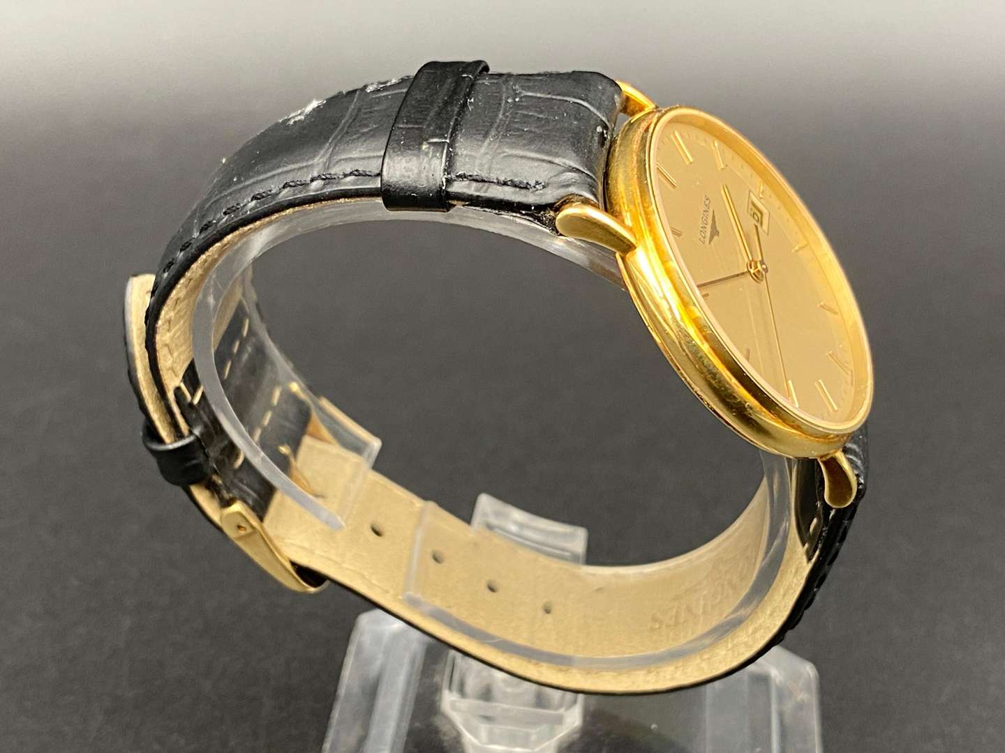 <p>LONGINES, 18ct gold, quartz, centre, calendar wrist watch,</p>