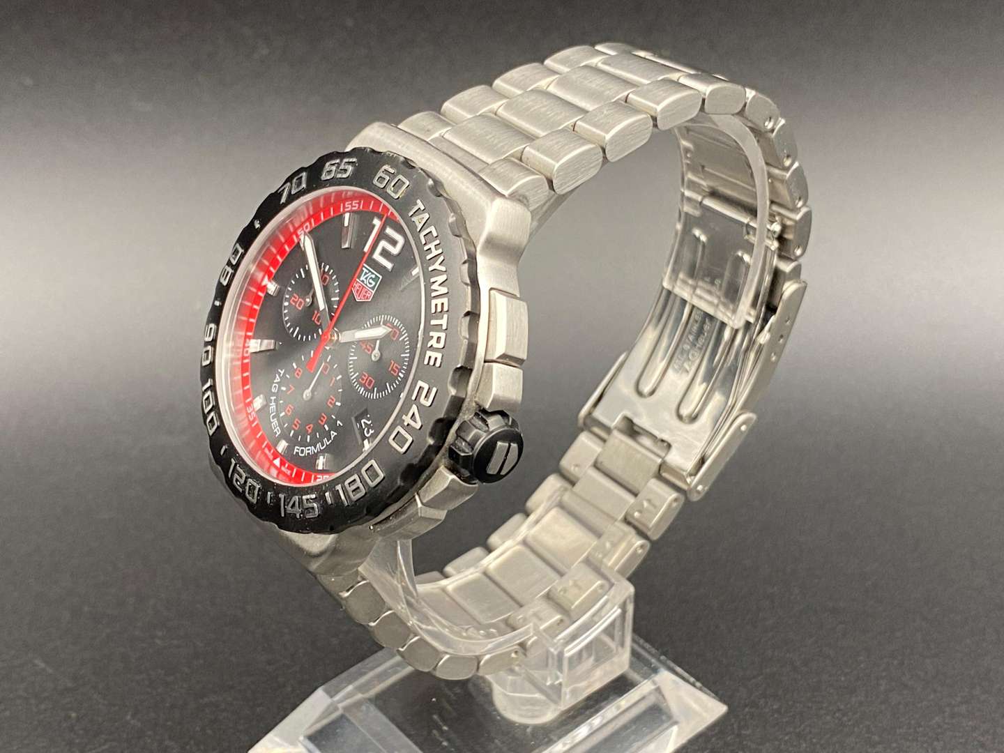 <p>TAG HEUER, &nbsp;FORMULA 1, stainless steel, quartz chronograph watch, CAU1116, RAB0661</p>