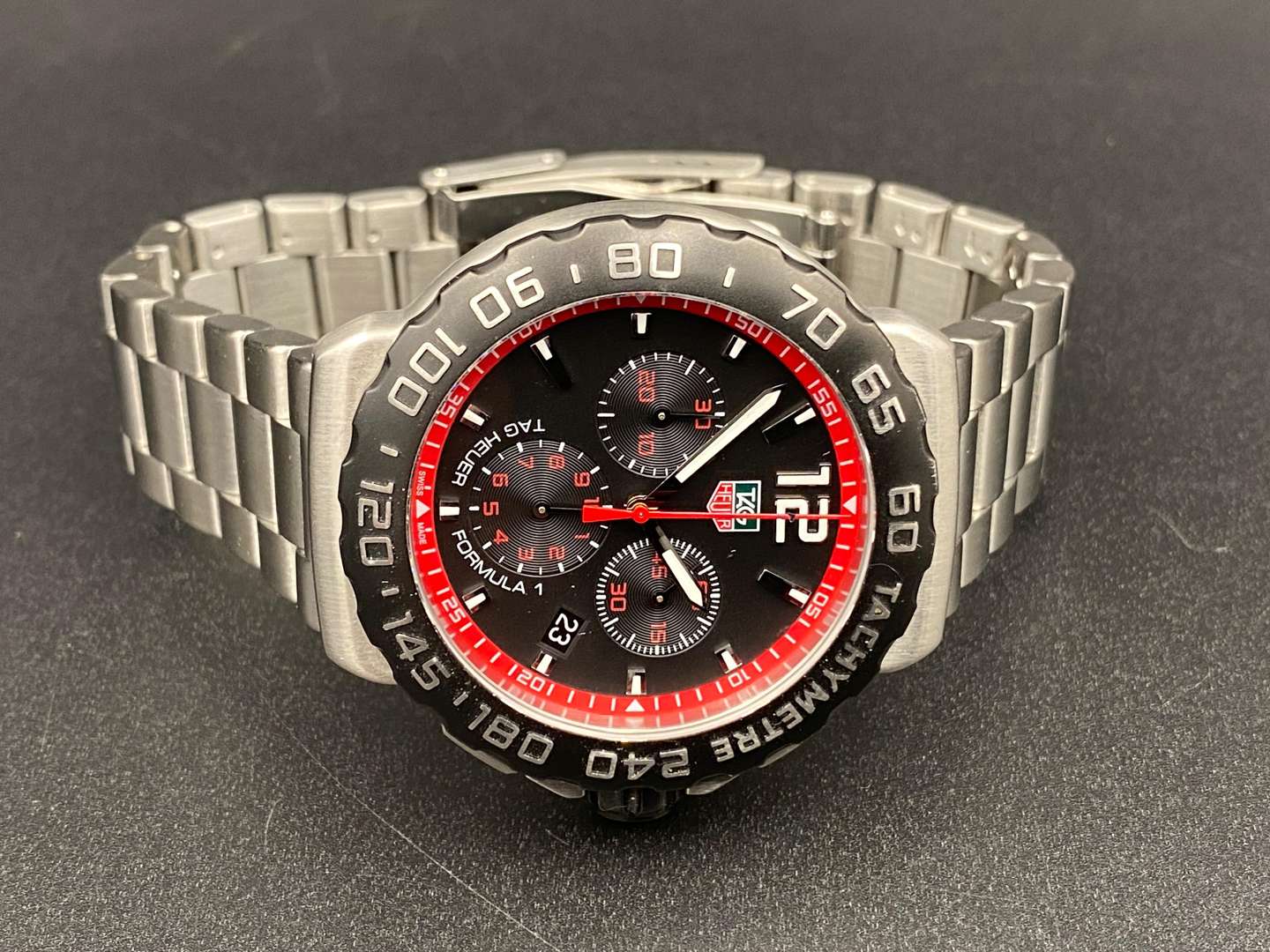 <p>TAG HEUER, &nbsp;FORMULA 1, stainless steel, quartz chronograph watch, CAU1116, RAB0661</p>