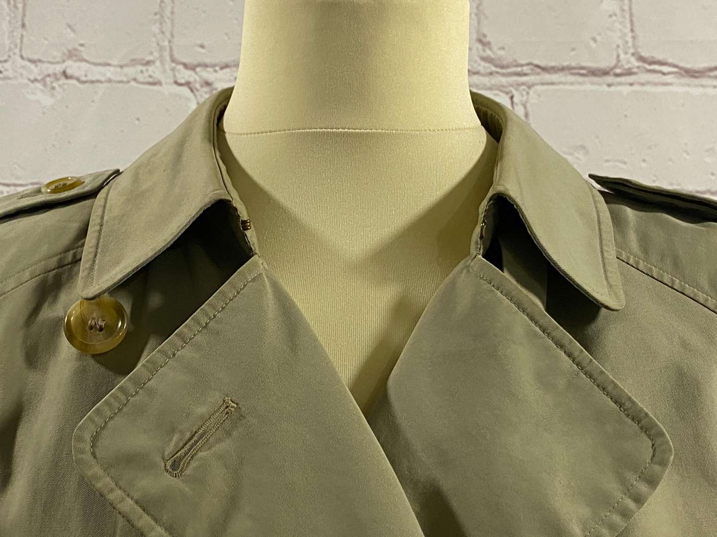 <p>BURBERRYS, ladies pale green, extra long, Trench coat,&nbsp;</p>