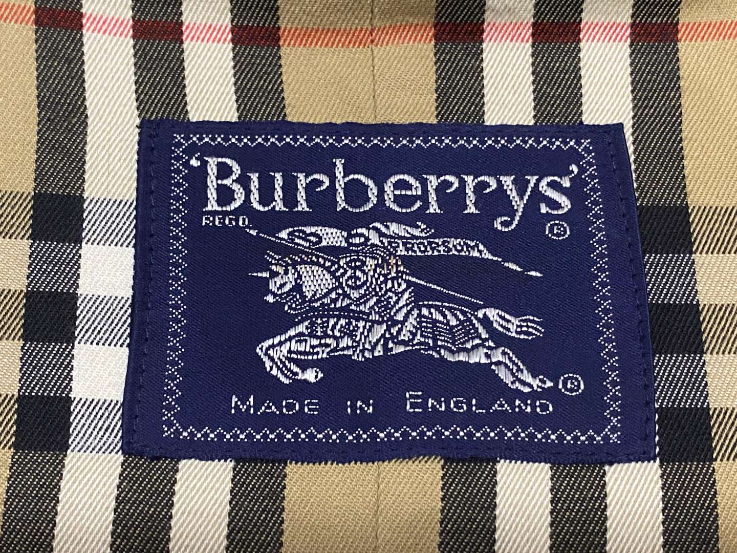 <p>BURBERRYS, ladies pale green, extra long, Trench coat,&nbsp;</p>