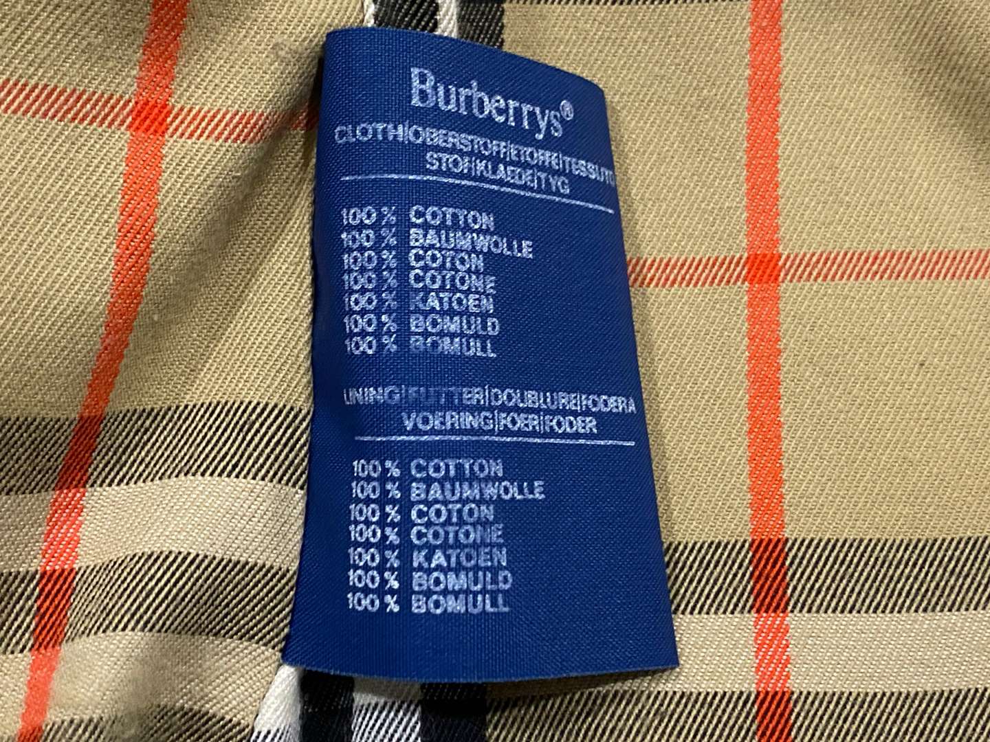 <p>BURBERRYS, ladies pale green, extra long, Trench coat,&nbsp;</p>