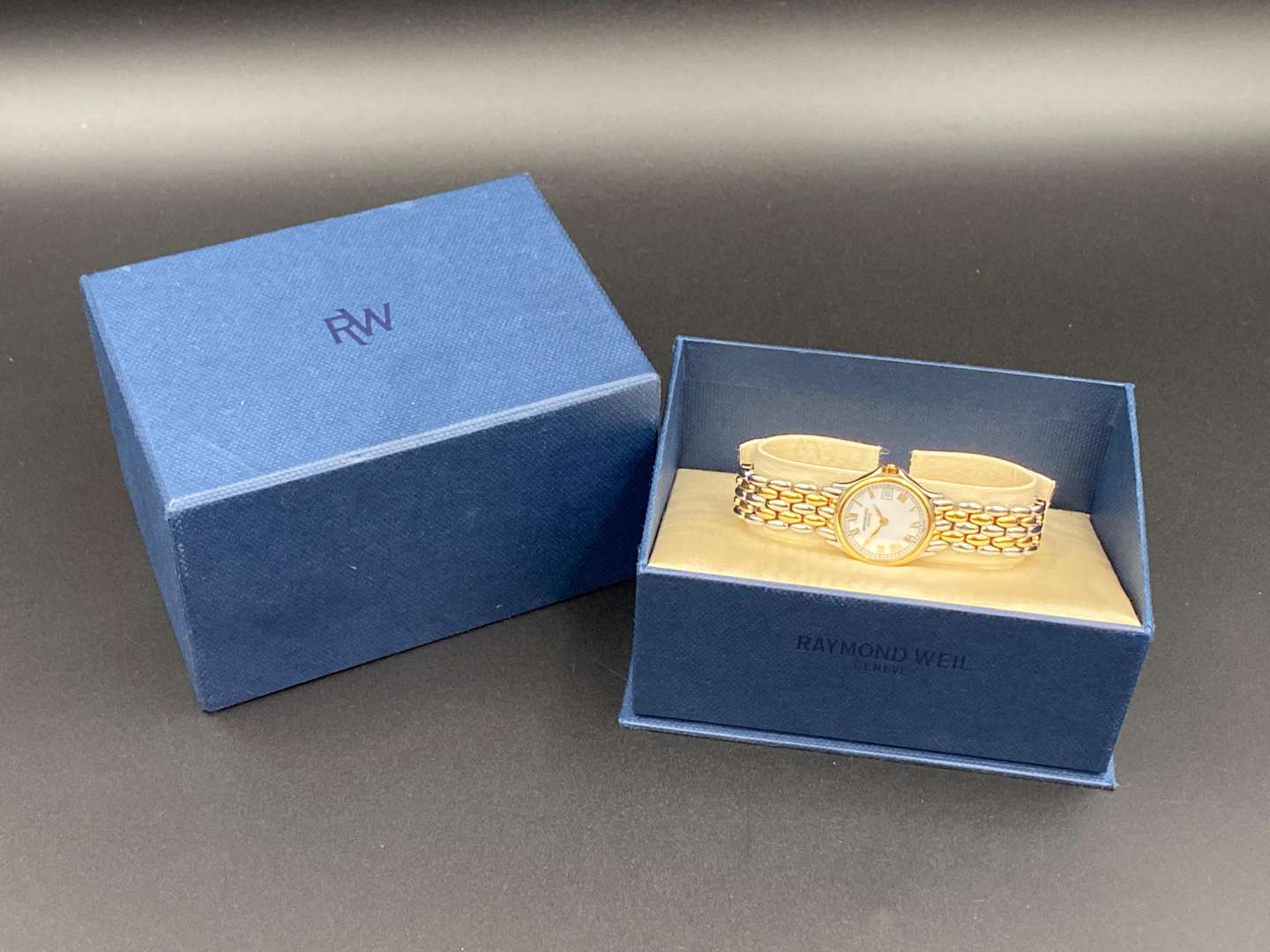 <p>RAYMOND WEIL, steel and gilt, calendar wristwatch, 5377, Z458027</p>