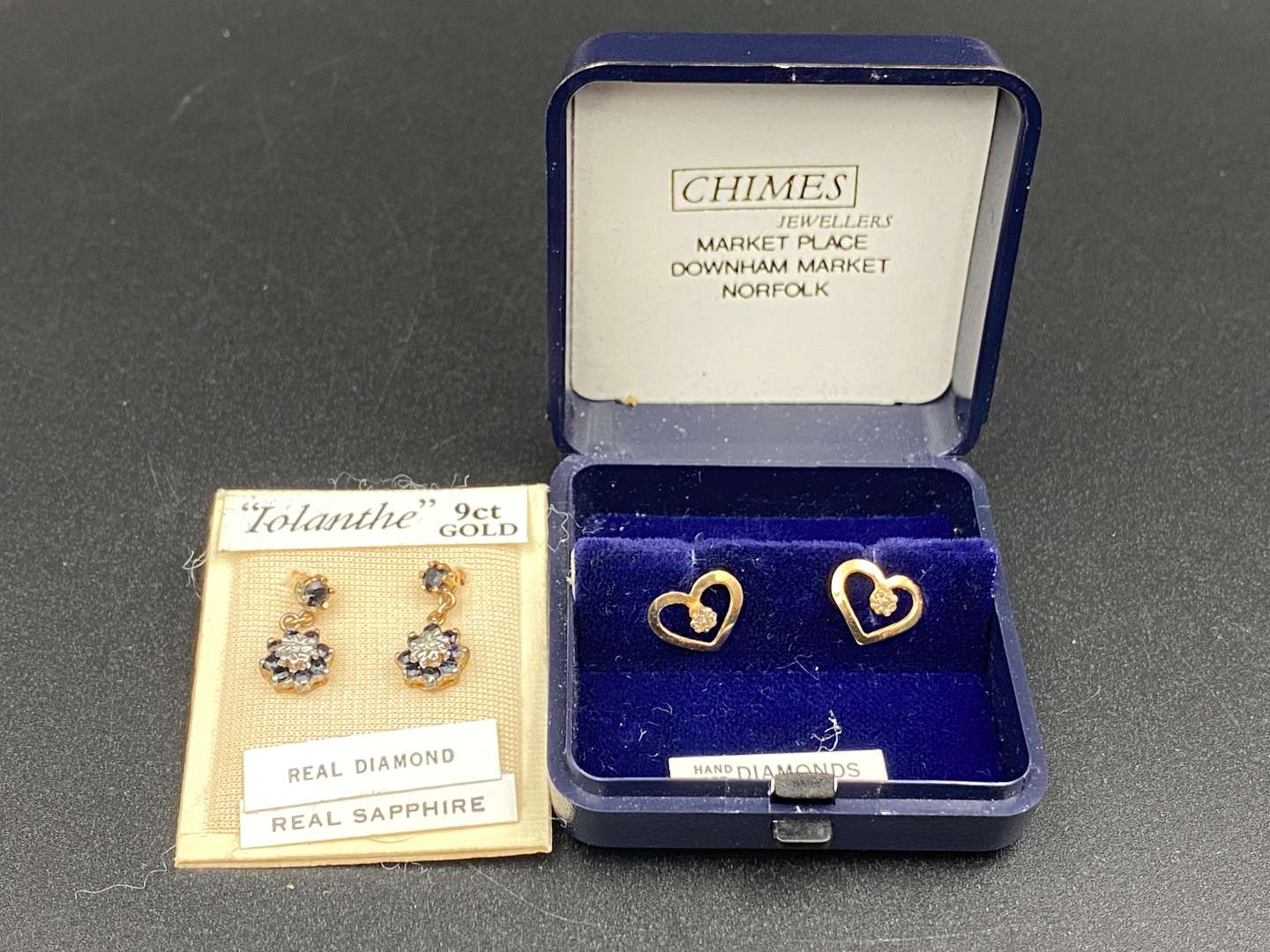 <p>A mixed lot of jewellery comprising,&nbsp;</p>