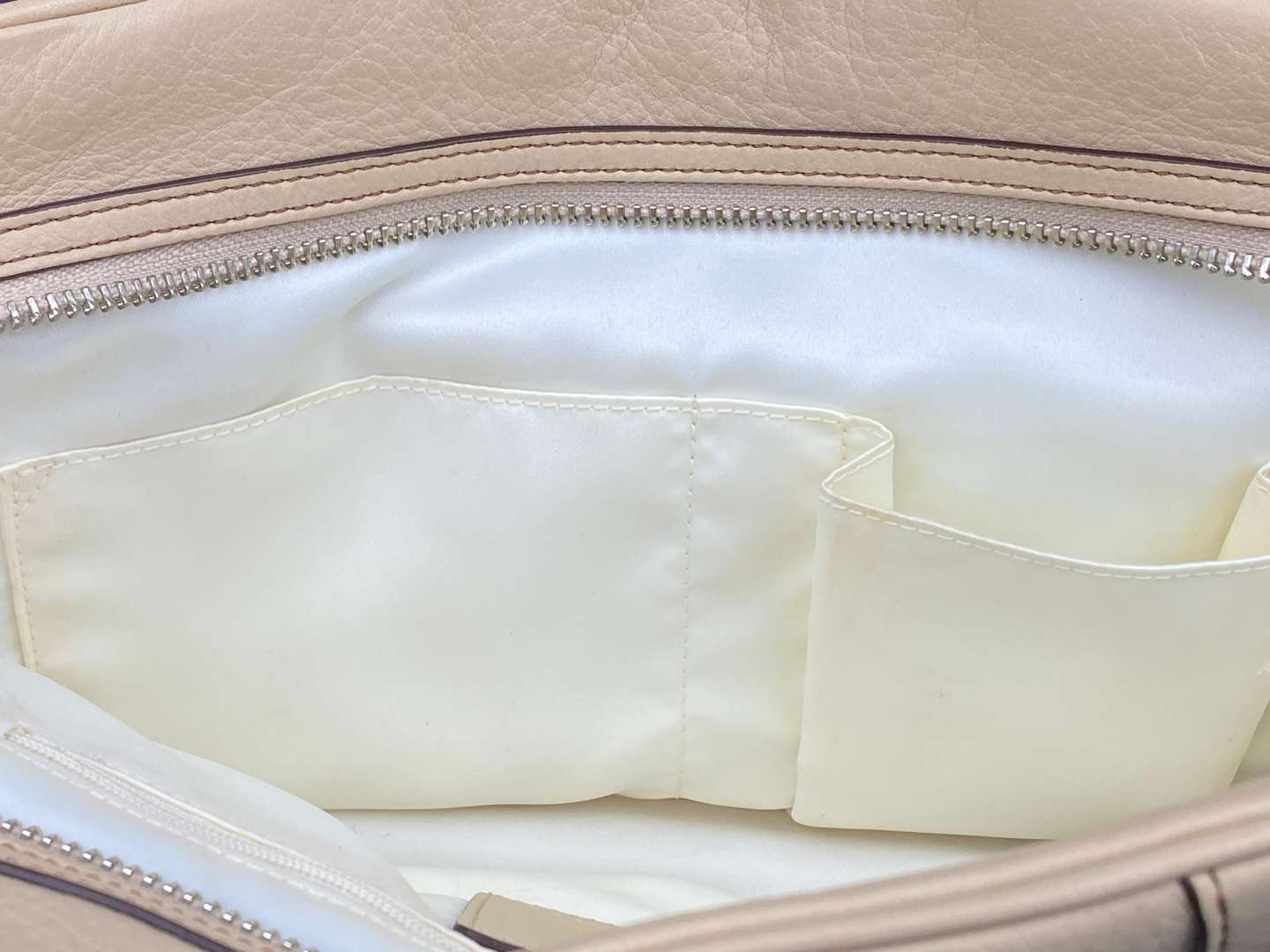 <p>COACH, light tan leather handbag, No. K0871-13169</p>