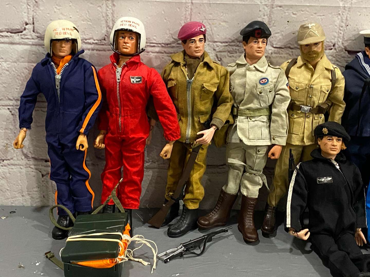 <p>ACTION MAN, 13 various Action Man figures and accessories</p>