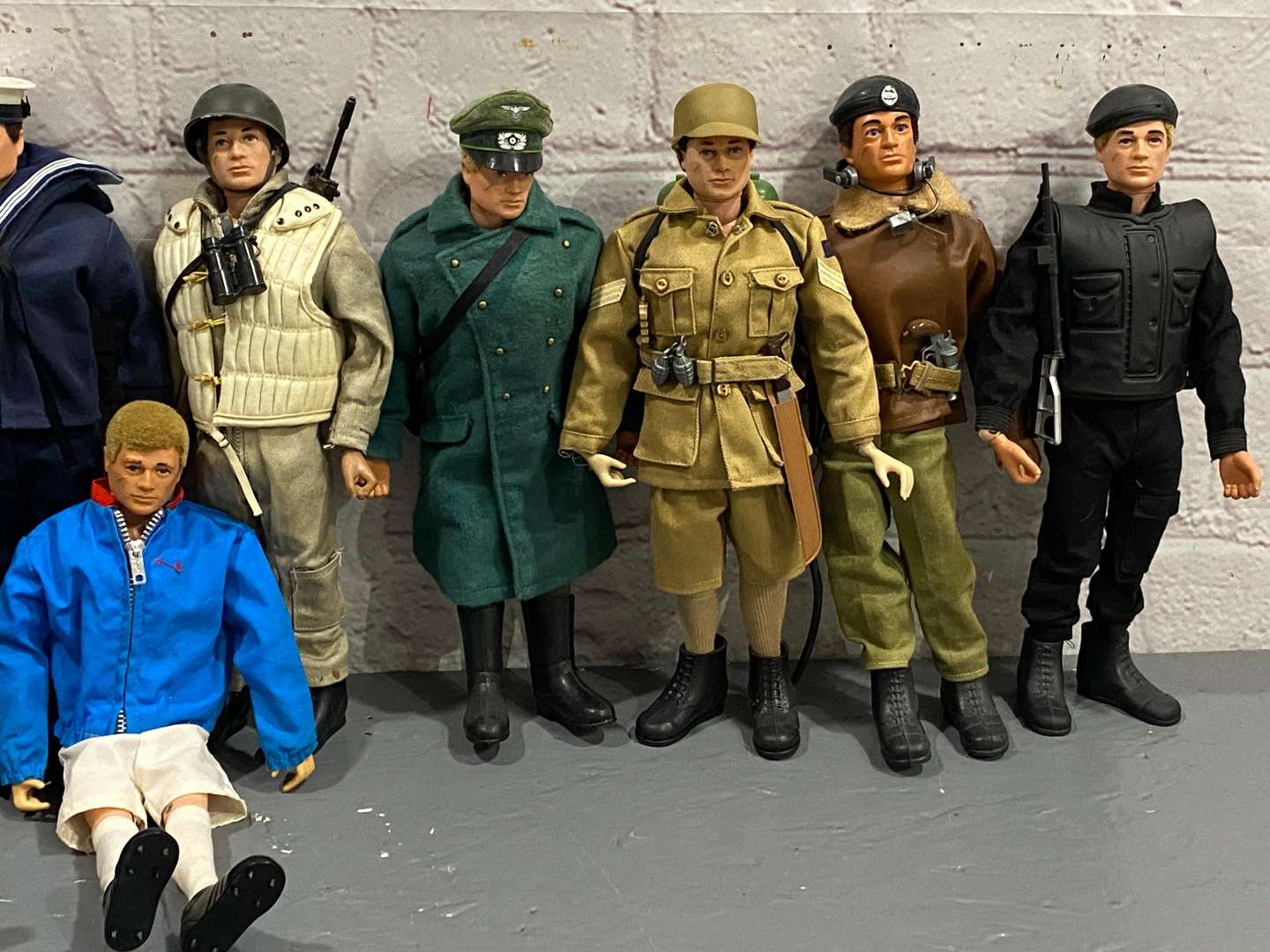 <p>ACTION MAN, 13 various Action Man figures and accessories</p>