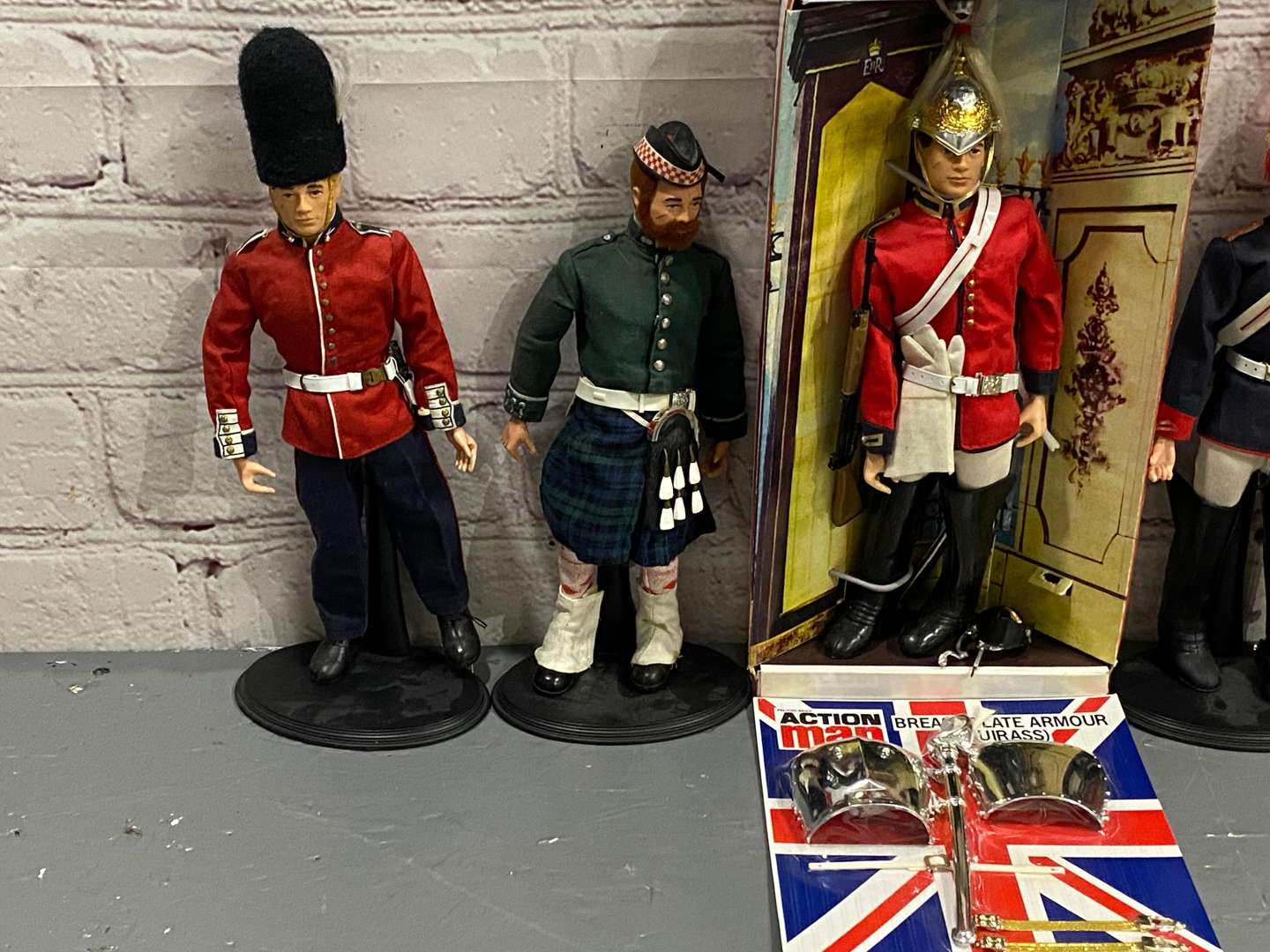 <p>ACTION MAN, 5 various Action Man figures & accessories</p>