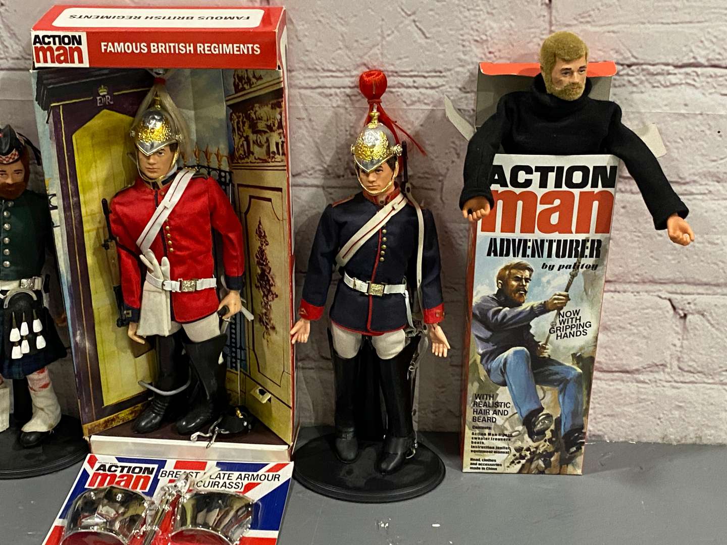 <p>ACTION MAN, 5 various Action Man figures & accessories</p>
