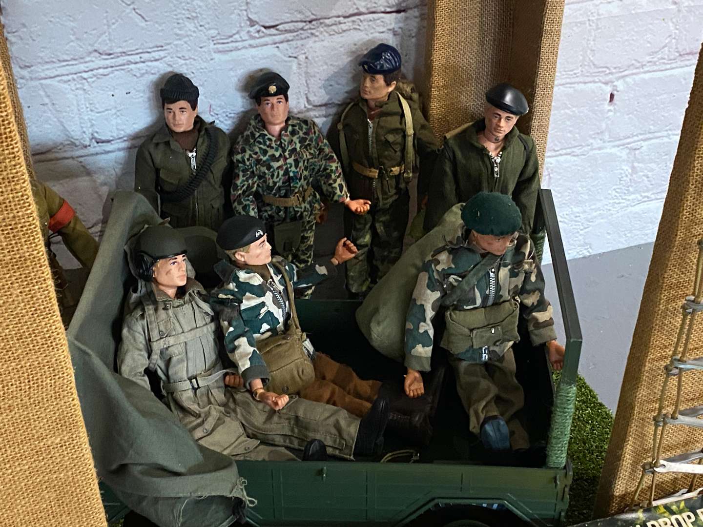 <p>ACTION MAN, 21 various Action Man figures & accessories</p>